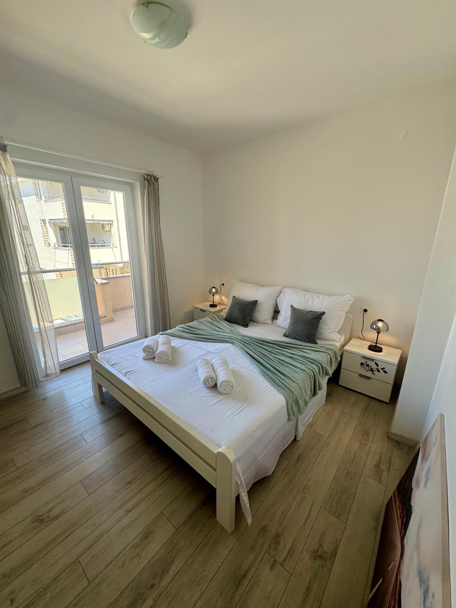 Apartments Toma Новалья Экстерьер фото